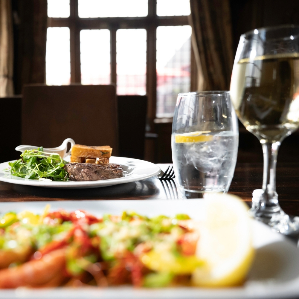 White Hart - Highlights include