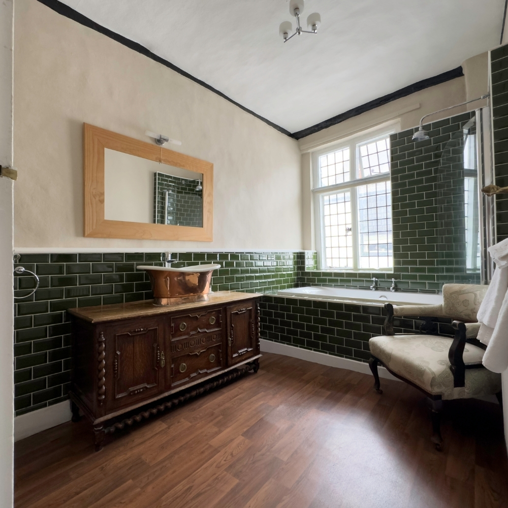 White hart - Bathroom